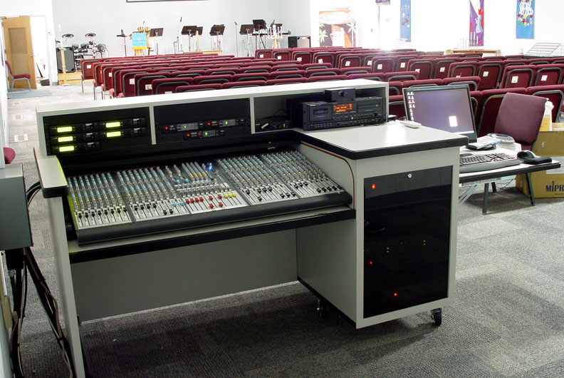 MDW-42 Mixing Desk on Wheels